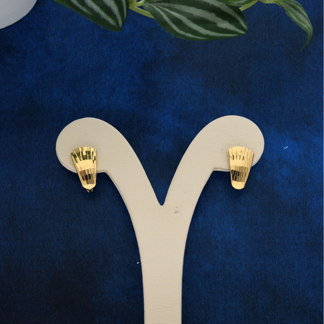 Gold Hammered Marquise Clip Earrings 18KT - FKJERN18K8934