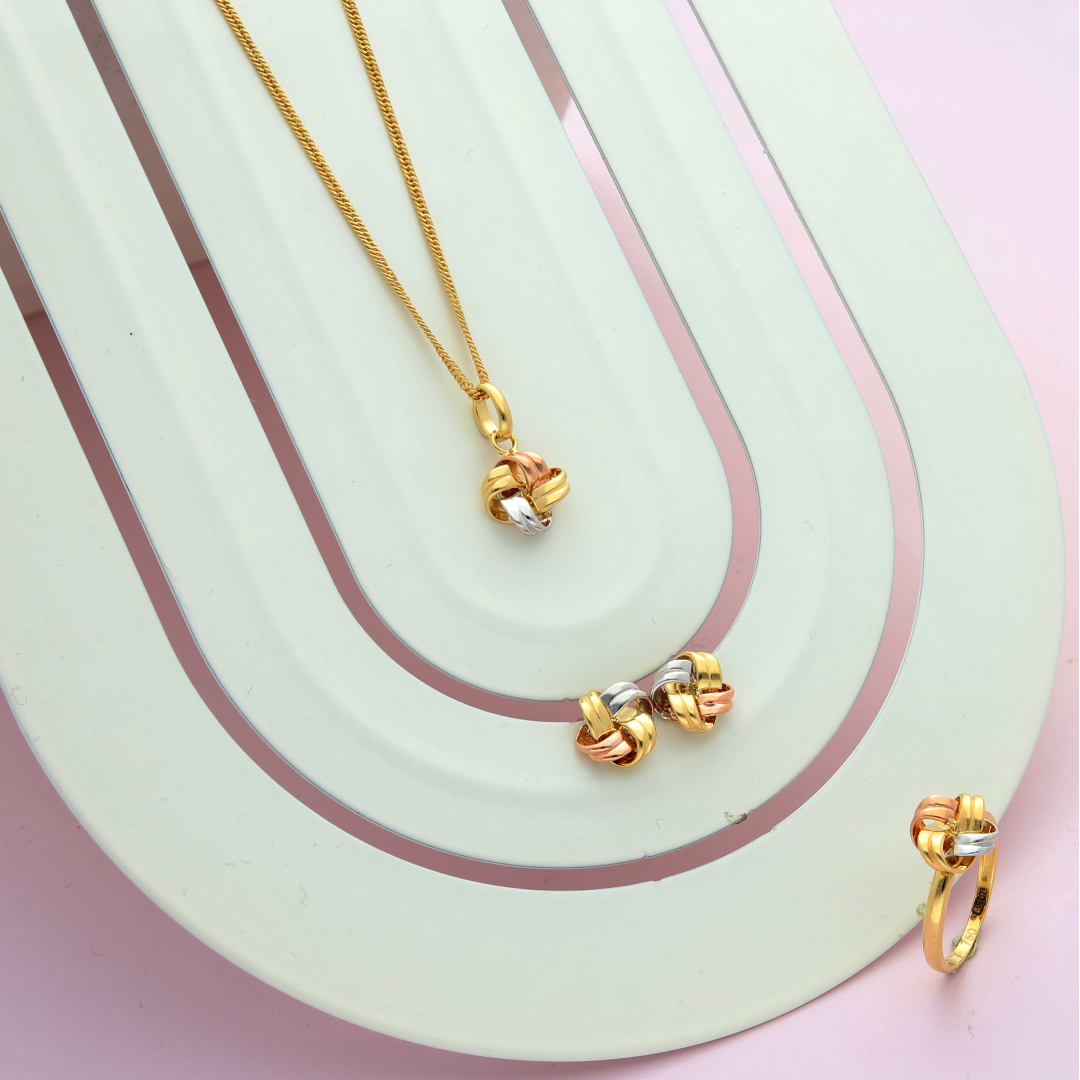 Gold Knot Shaped Pendant Set (Necklace, Earrings and Ring) 18KT - FKJNKLST18K8949