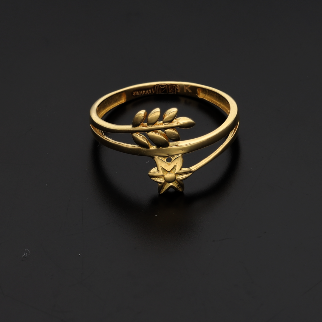Gold Star & Leaf Design Ring 18KT - FKJRN18K9235