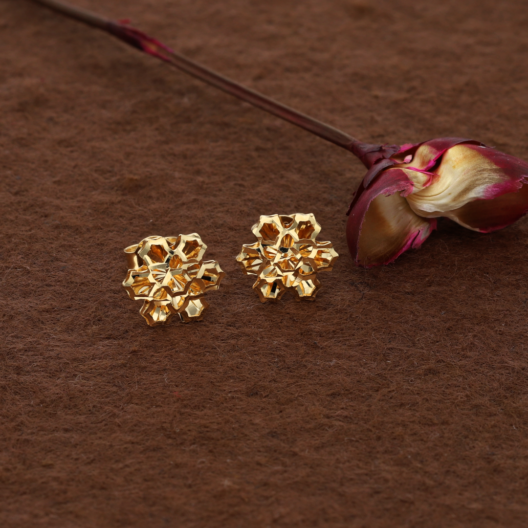 Gold Snow Shaped Flower Earrings 18KT - FKJERN18K9284