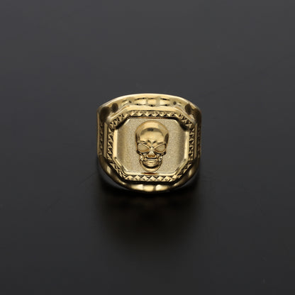 Gold Stud Skull Design in Men's Ring 18KT - FKJRN18K9430