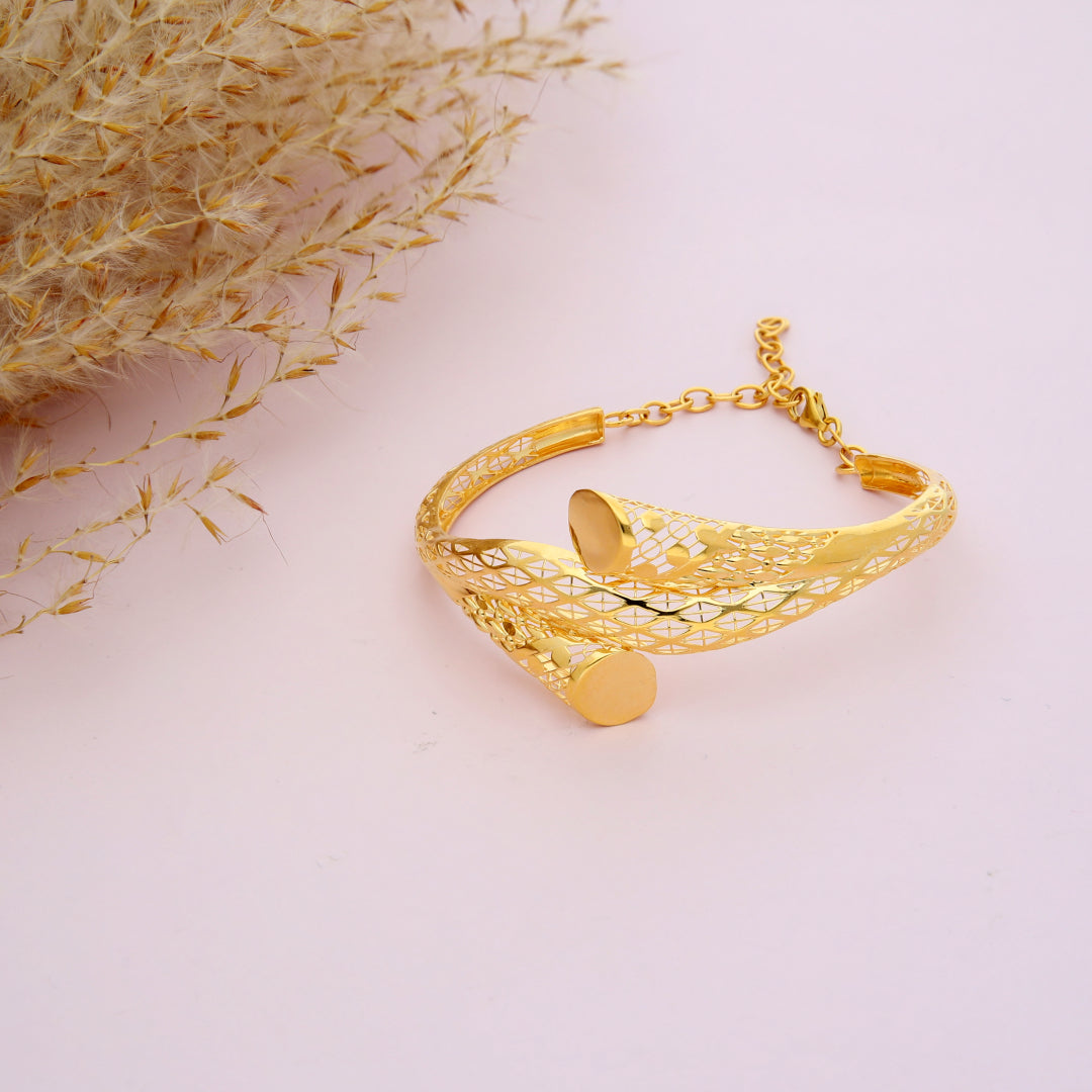 Gold Cutwork Fancy Shaped Bangle 21KT - FKJBNG21KM9703