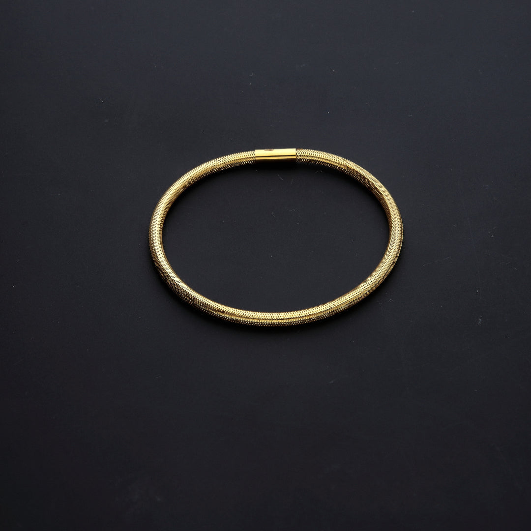 Gold Elegant Bangle 21KT - FKJBNG21KM10119