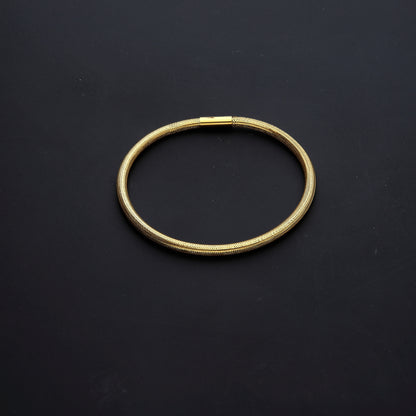 Gold Elegant Bangle 21KT - FKJBNG21KM10119