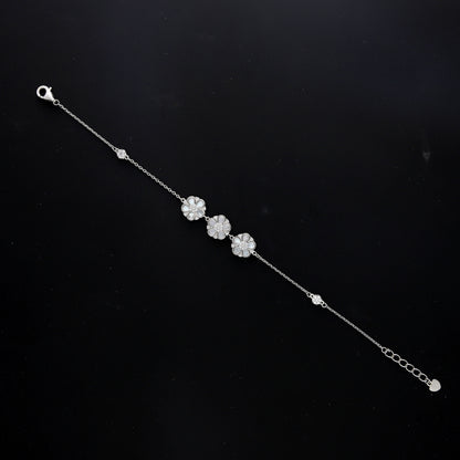 Sterling Silver 925 White Flower Charm Bracelet - FKJBRLSL10572