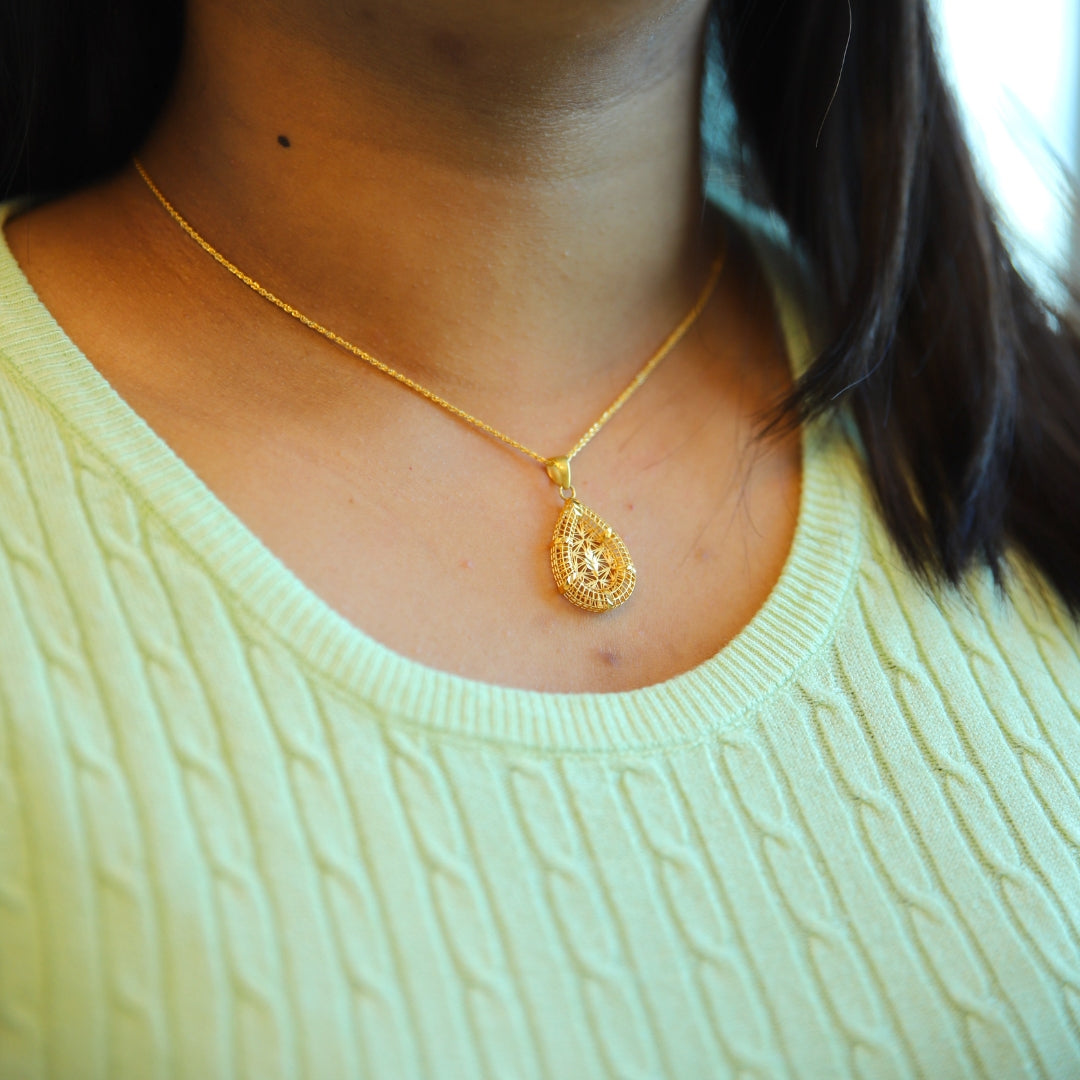 Gold Necklace (Chain With Tear Drop Shaped Pendant) 21KT - FKJNKL21KM10013