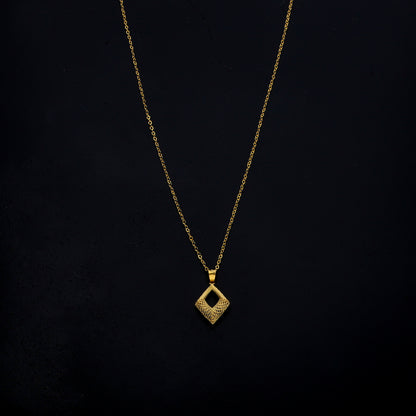 Gold Geometric Filigree Necklace 21KT - FKJNKL21KM11296