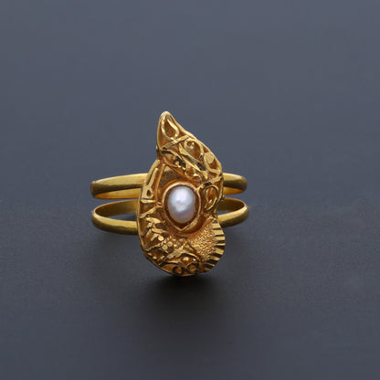 Gold Leaf Shaped Stoned Ring 21KT - FKJRN21KM10457