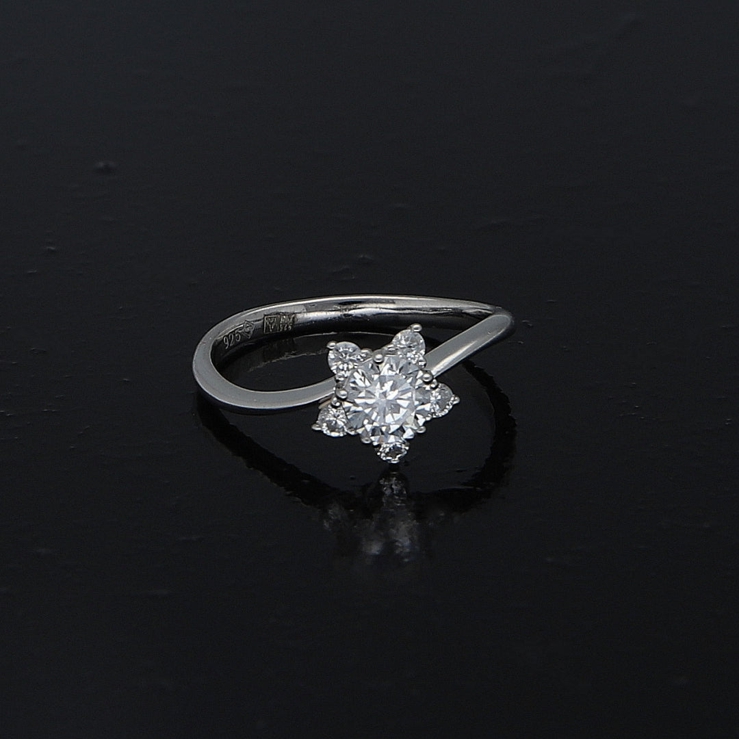 Sterling Silver 925 Star Solitaire Ring - FKJRNSL10971