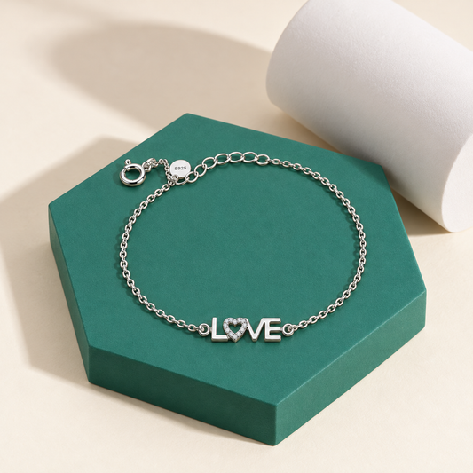 <tc>سوار من الفضة الإسترلينية عيار 925 بتصميم رومانسي يحمل كلمة LOVE – FKJBRLSLM12340</tc>