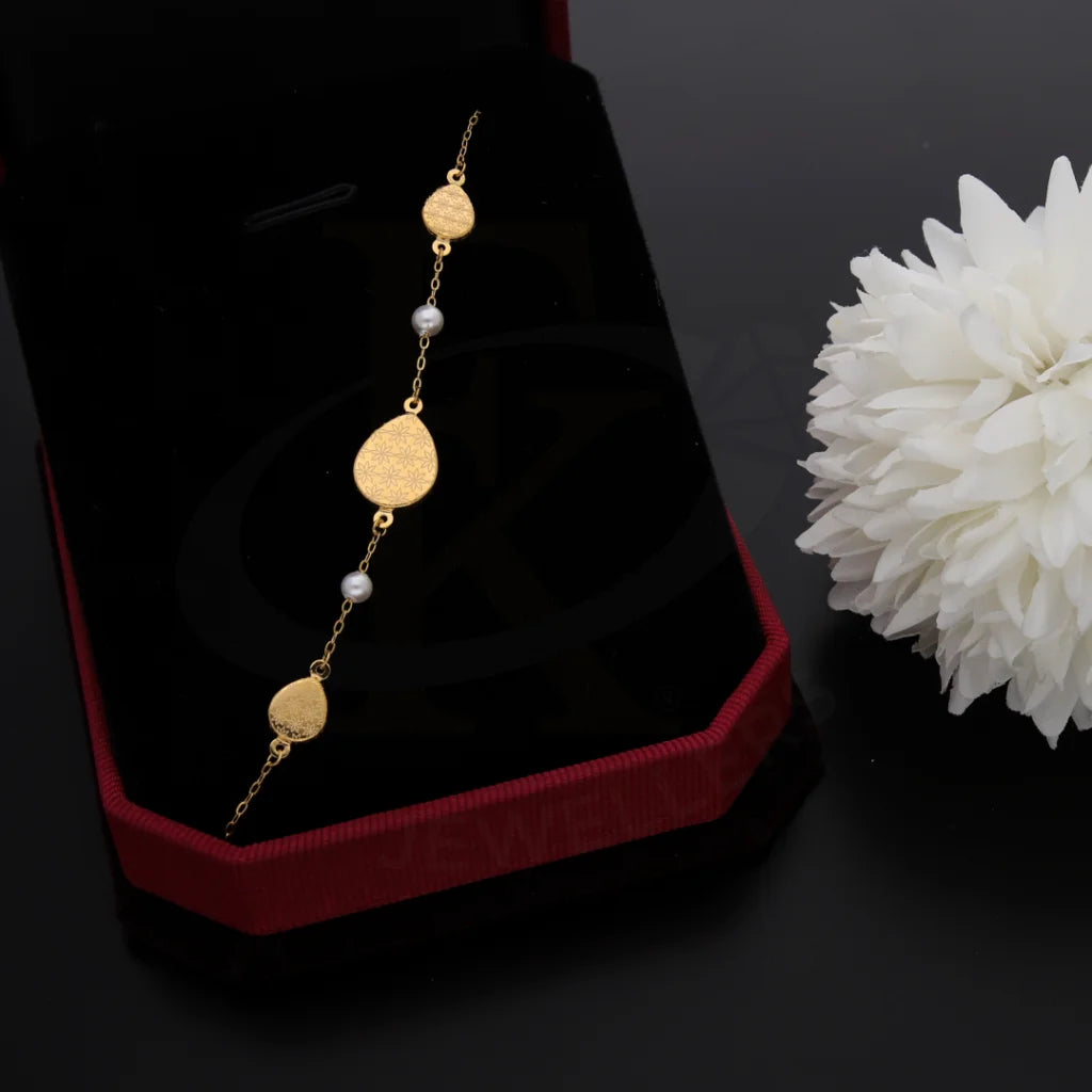 Gold Classy Flower In Oval Bracelet 21Kt - Fkjbrl21Km8463 Bracelets