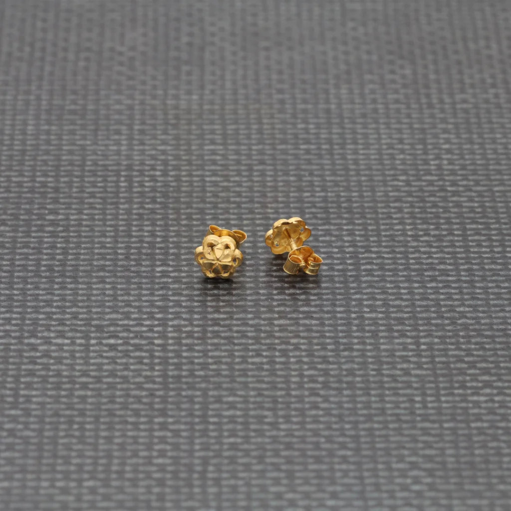 Gold Floral Studs Earrings 18Kt - Fkjern18K8223