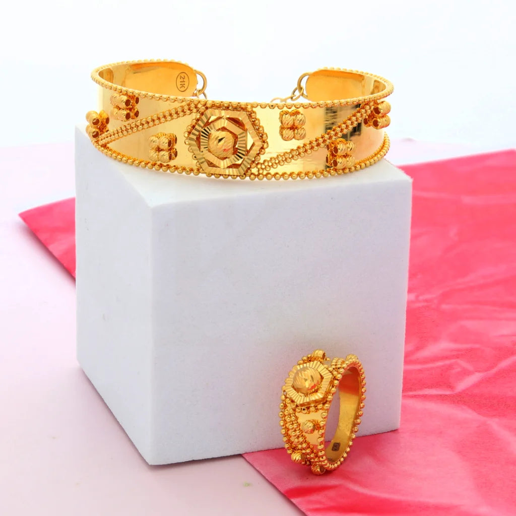 Gold Flower Stud Design Bangle Set (Bangle And Ring) 21Kt - Fkjset21Km8688 Pendant Sets