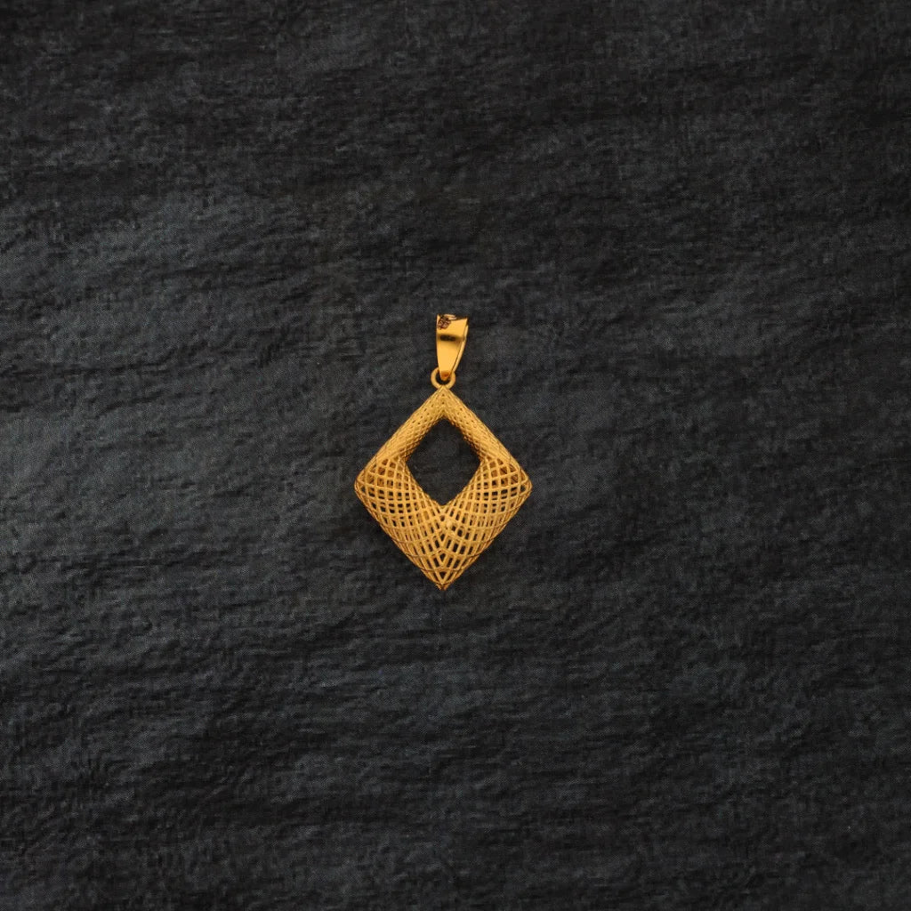 Gold Kite Shaped Pendant 21Kt - Fkjpnd21Km8415 Pendants