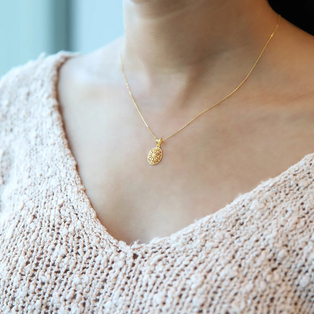 Gold Necklace (Chain With Flower Shaped Hollow Pendant) 21Kt - Fkjnkl21K7937 Necklaces