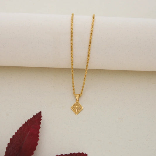 Gold Necklace (Chain With Pendant) 21Kt- Fkjnkl21K7681 Necklaces