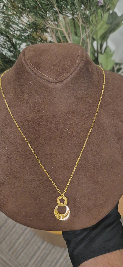 Gold Star Circle Necklace 21KT - FKJNKL21KM11412