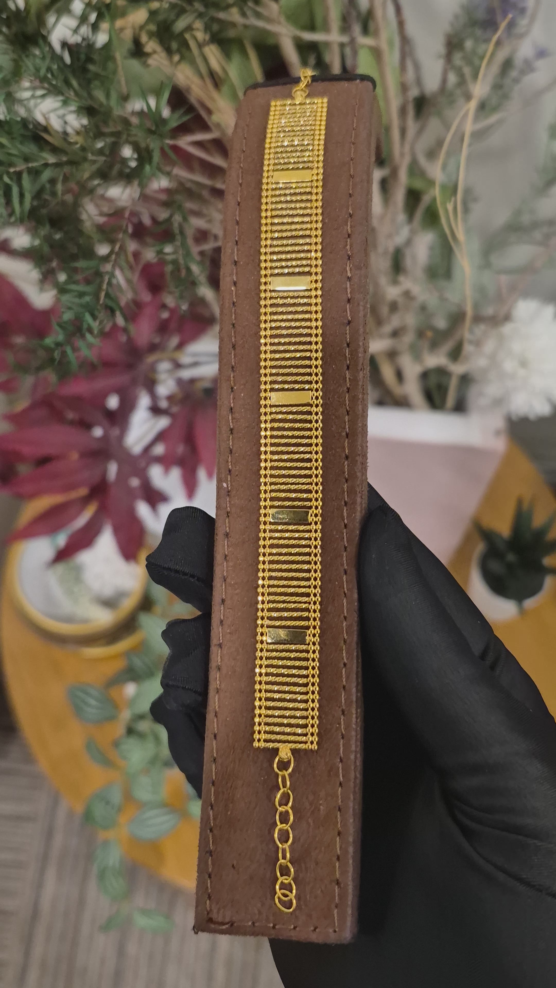<tc>سوار ذهبي فاخر عريض عيار ٢١ قيراط – FKJBRL21KM12186</tc>