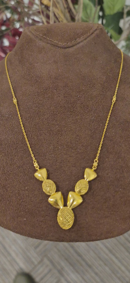 Gold Textured Oval Statement Necklace 21KT - FKJNKL21KM11602