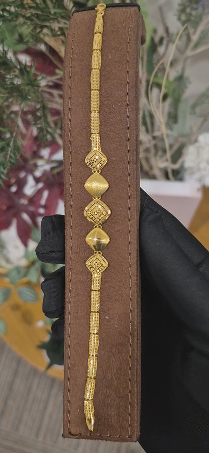 Gold Square Textured Bracelet 21KT - FKJBRL21KM11558