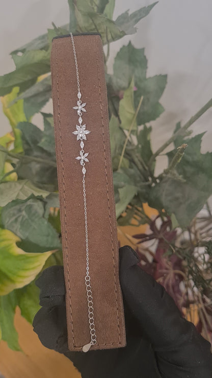 Sterling Silver 925 Floral Chain Bracelet - FKJBRLSL10634