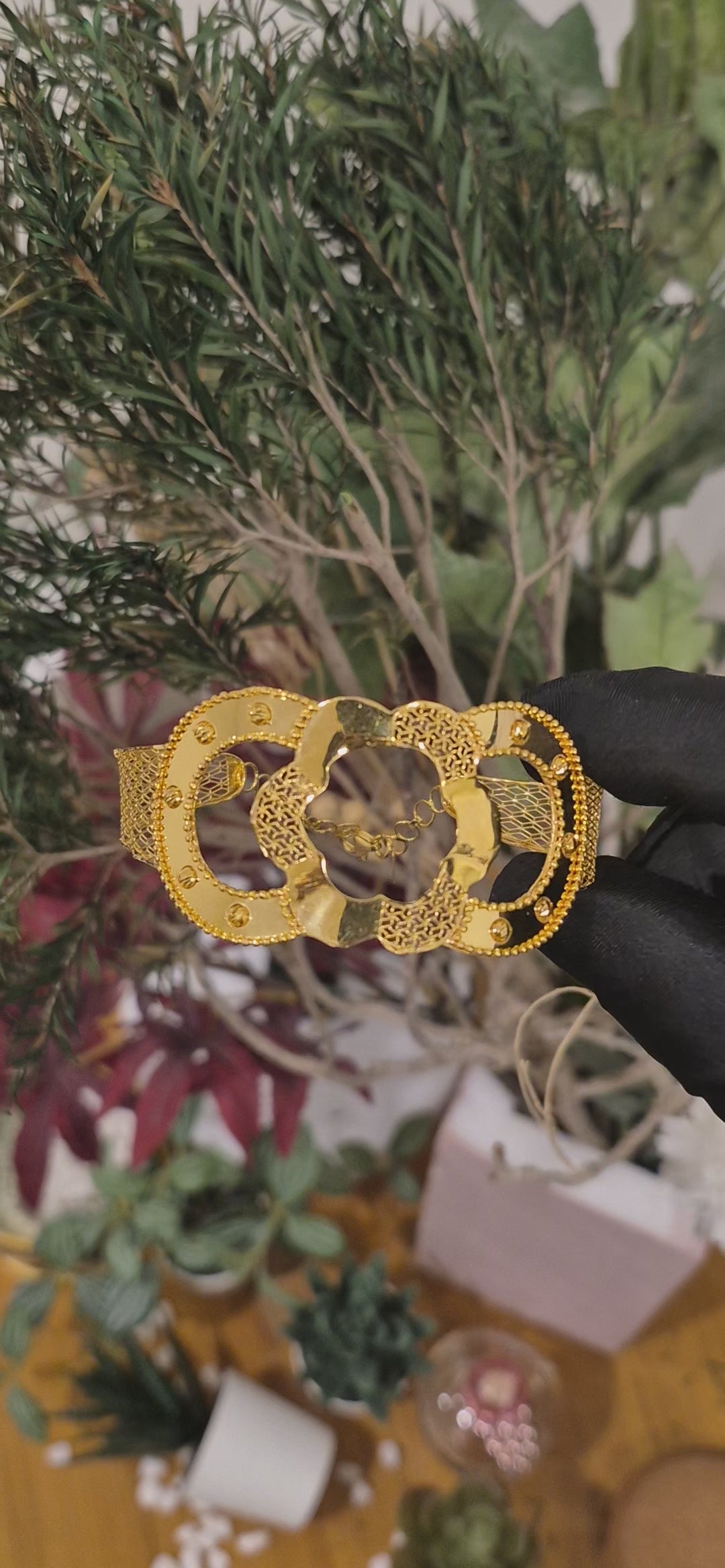 Gold Filigree Floral Bangle 21KT - FKJBNG21KM11305