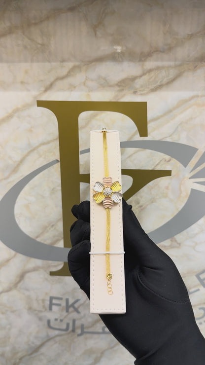 Gold Elegant Tricolor Floral Bracelet 21KT - FKJBRL21KM10272