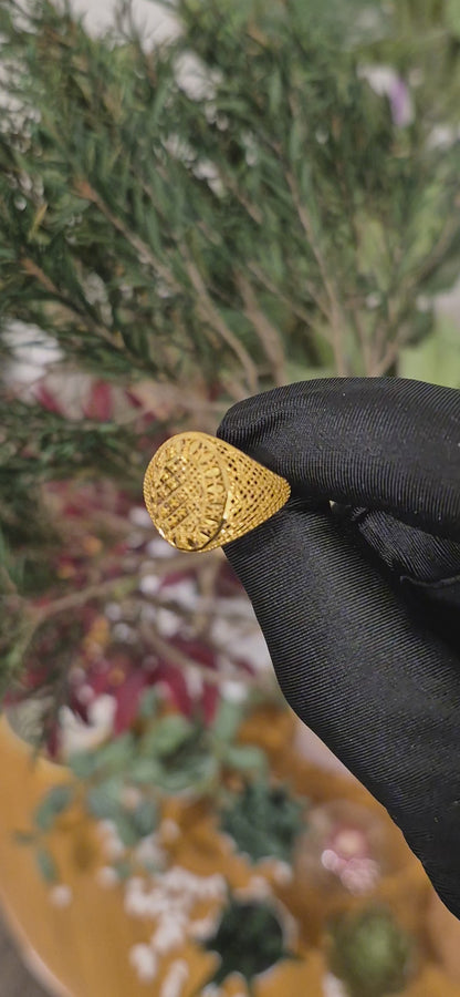 Gold Oval Crest Ring 21KT - FKJRN21KM11135