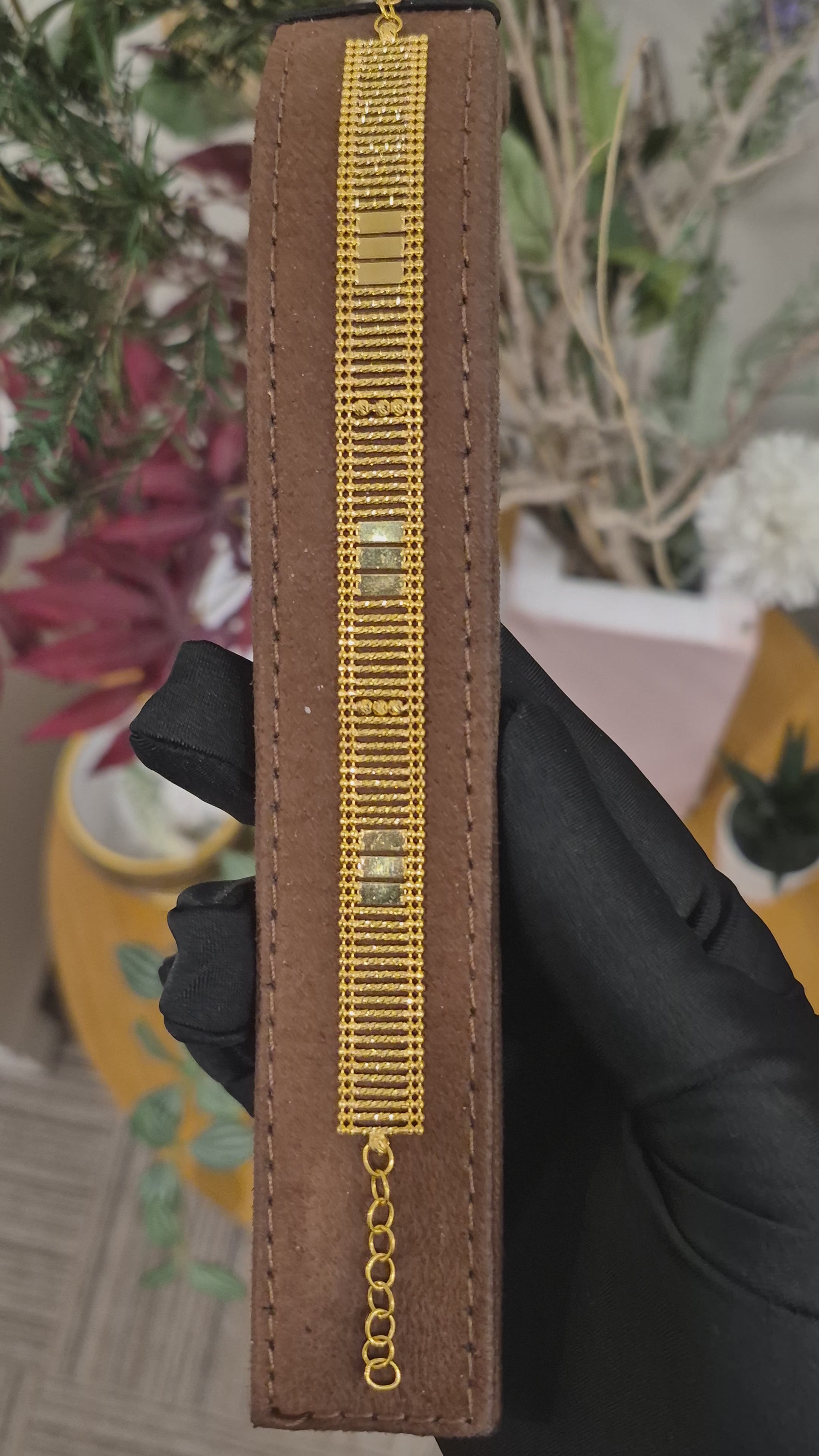 <tc>سوار ذهبي فاخر عيار ٢١ قيراط - FKJBRL21KM12179</tc>