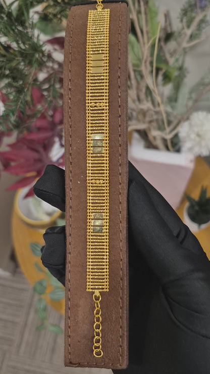 <tc>سوار ذهبي فاخر عيار ٢١ قيراط - FKJBRL21KM12179</tc>