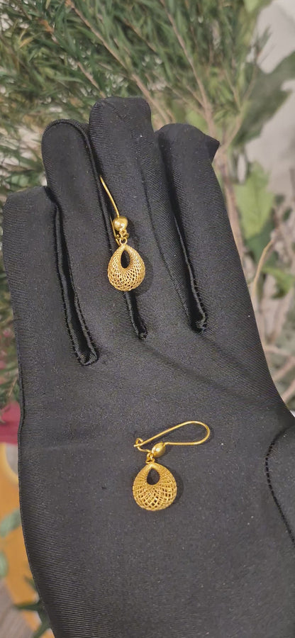 Gold Delicate Openwork Earrings 21KT - FKJERN21KM11481