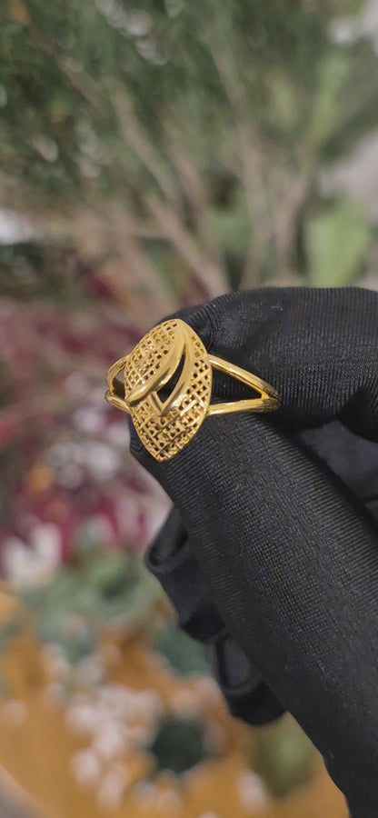 Gold Textured Leaf Ring 21KT - FKJRN21KM11202