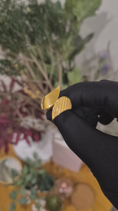 Gold Abstract Wave Ring 21KT - FKJRN21KM11976