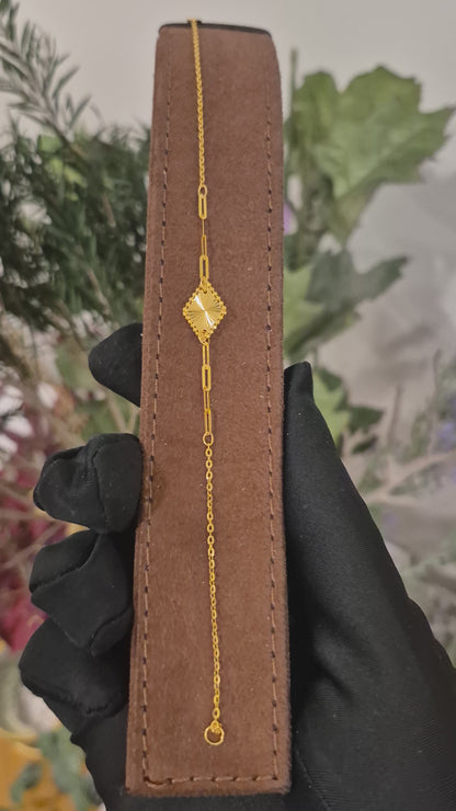 Gold Rhombus Shape Sunburst Bracelet 21KT - FKJBRL21KM10930