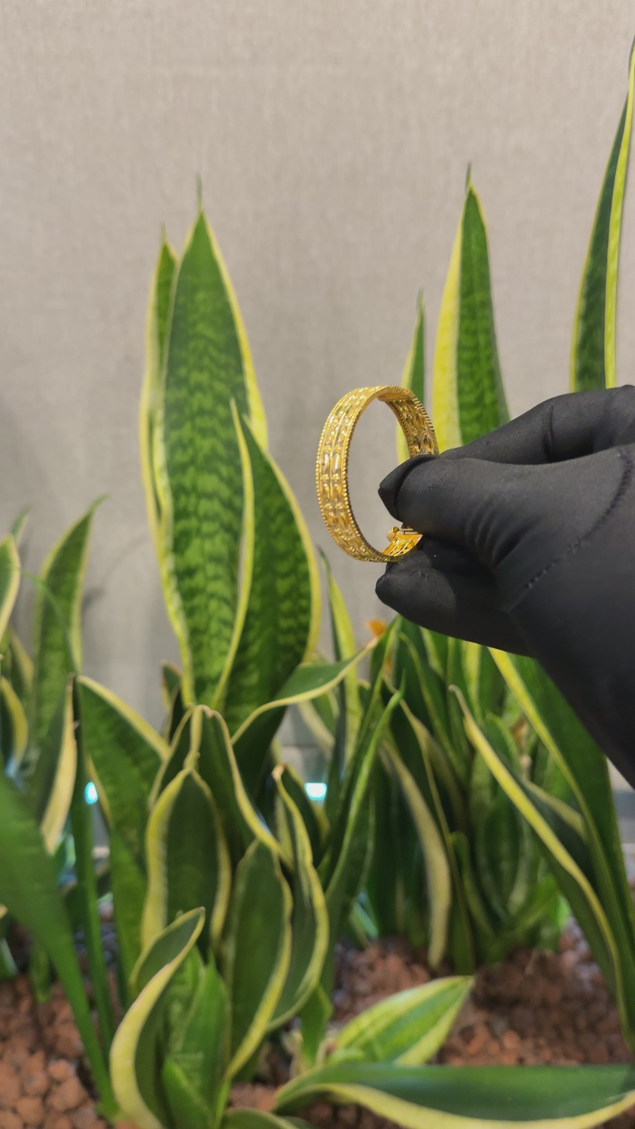 Gold Designer Baby Bangle 21KT - FKJBNG21KM10130