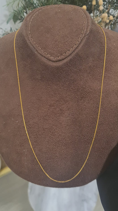 Gold Sleek Cuban Link Chain 21KT - FKJCN21KM10504