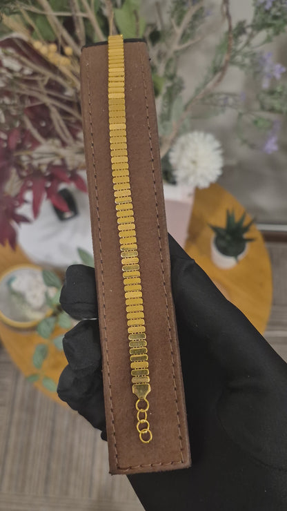 Gold Sleek Bar Link Bracelet 21KT - FKJBRL21KM11919