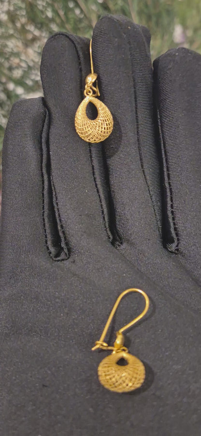 Gold Openwork Teardrop Earrings 21KT - FKJERN21KM11473