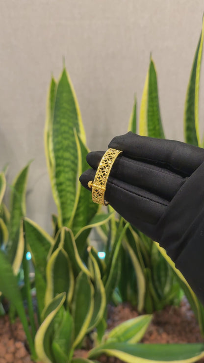 Gold Baby Bangle 21KT - FKJBNG21KM10128